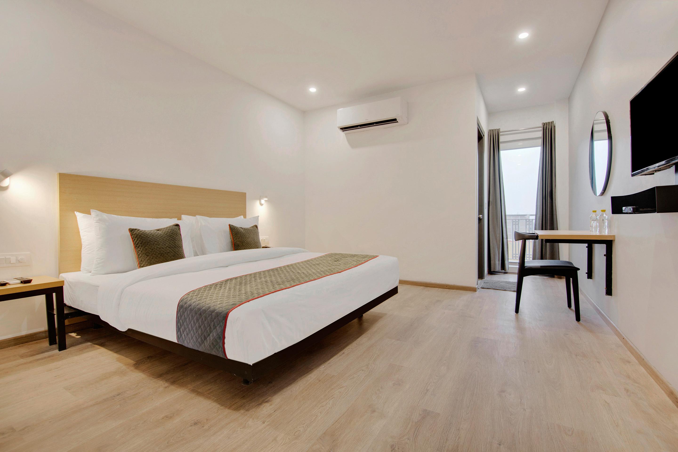 Townhouse Sector 49 Near Logix City Centre Noida Ngoại thất bức ảnh