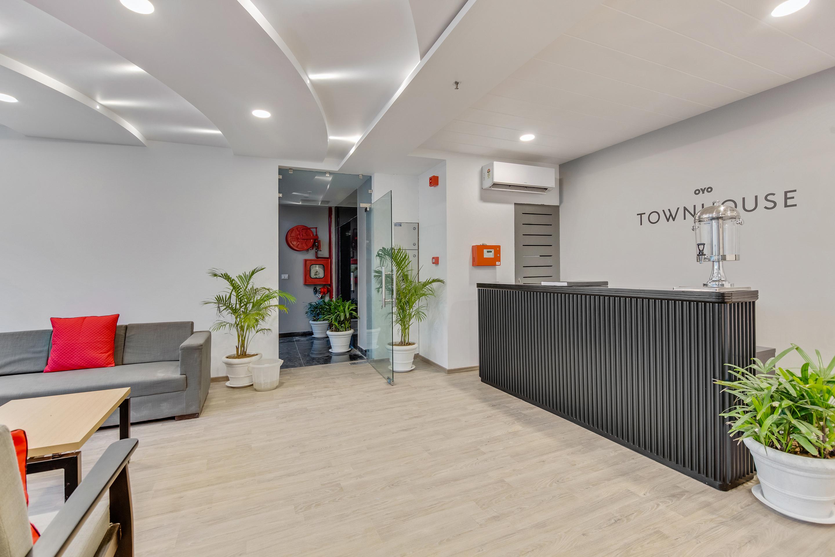 Townhouse Sector 49 Near Logix City Centre Noida Ngoại thất bức ảnh