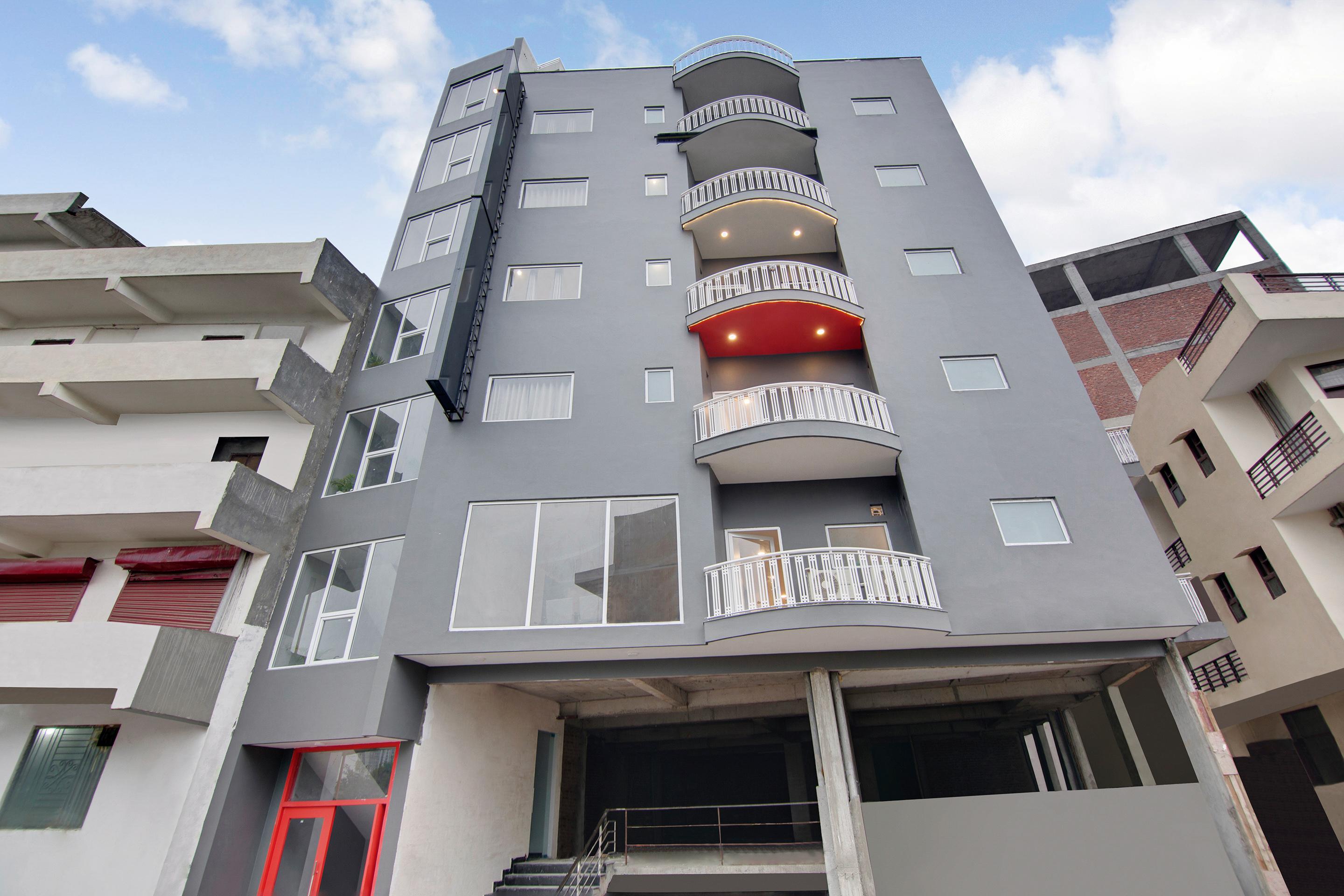 Townhouse Sector 49 Near Logix City Centre Noida Ngoại thất bức ảnh