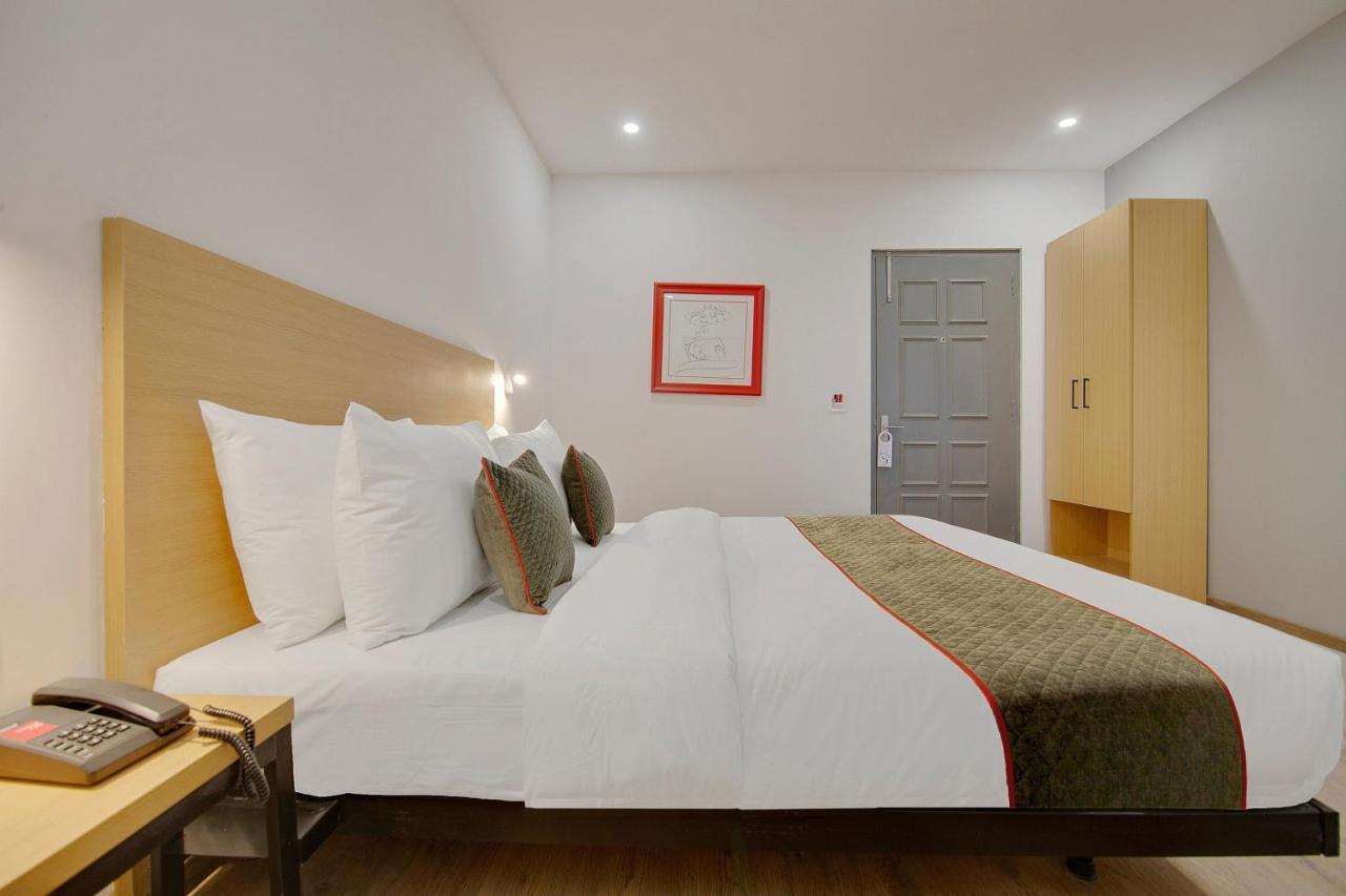 Townhouse Sector 49 Near Logix City Centre Noida Ngoại thất bức ảnh