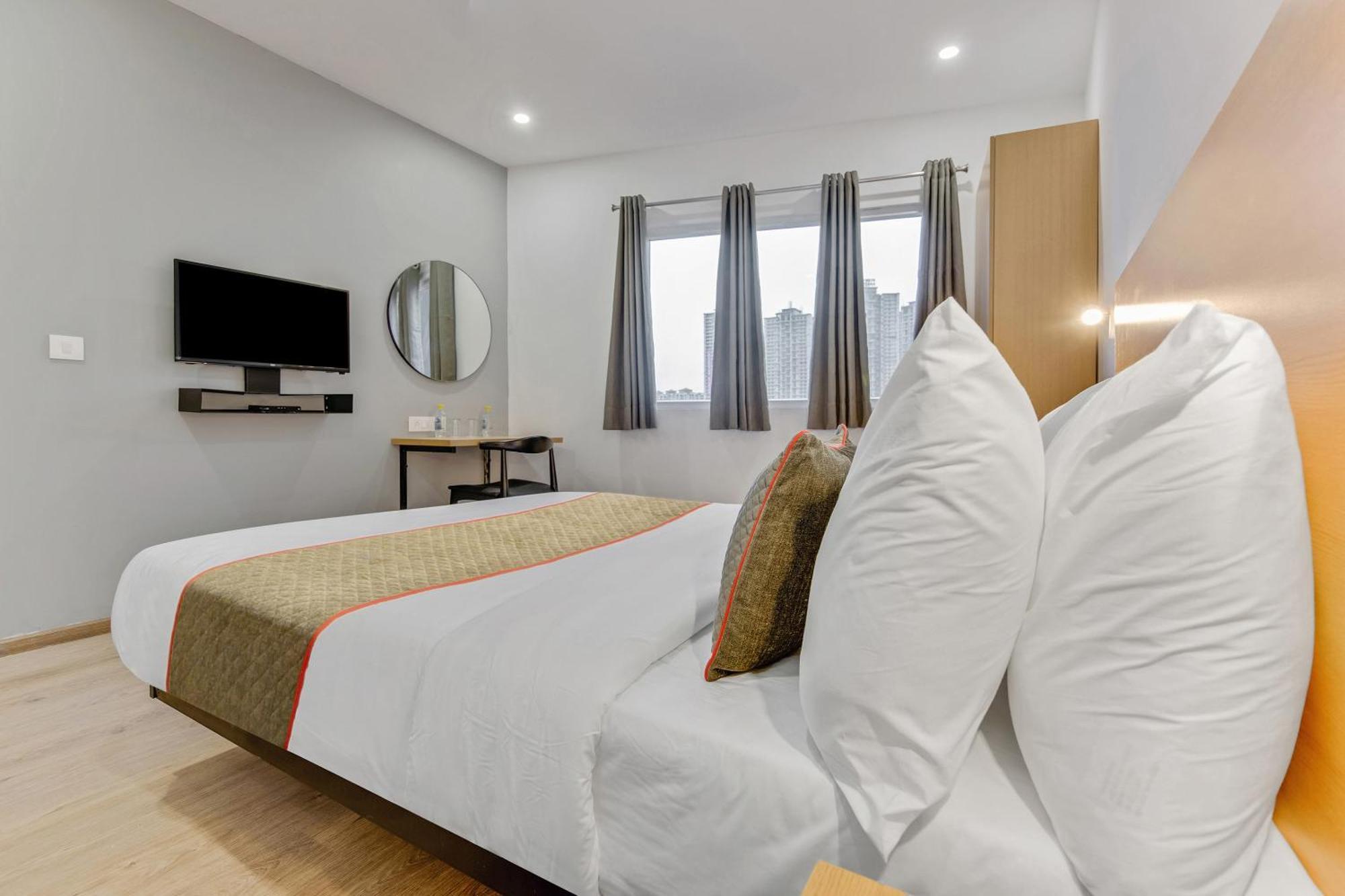 Townhouse Sector 49 Near Logix City Centre Noida Ngoại thất bức ảnh