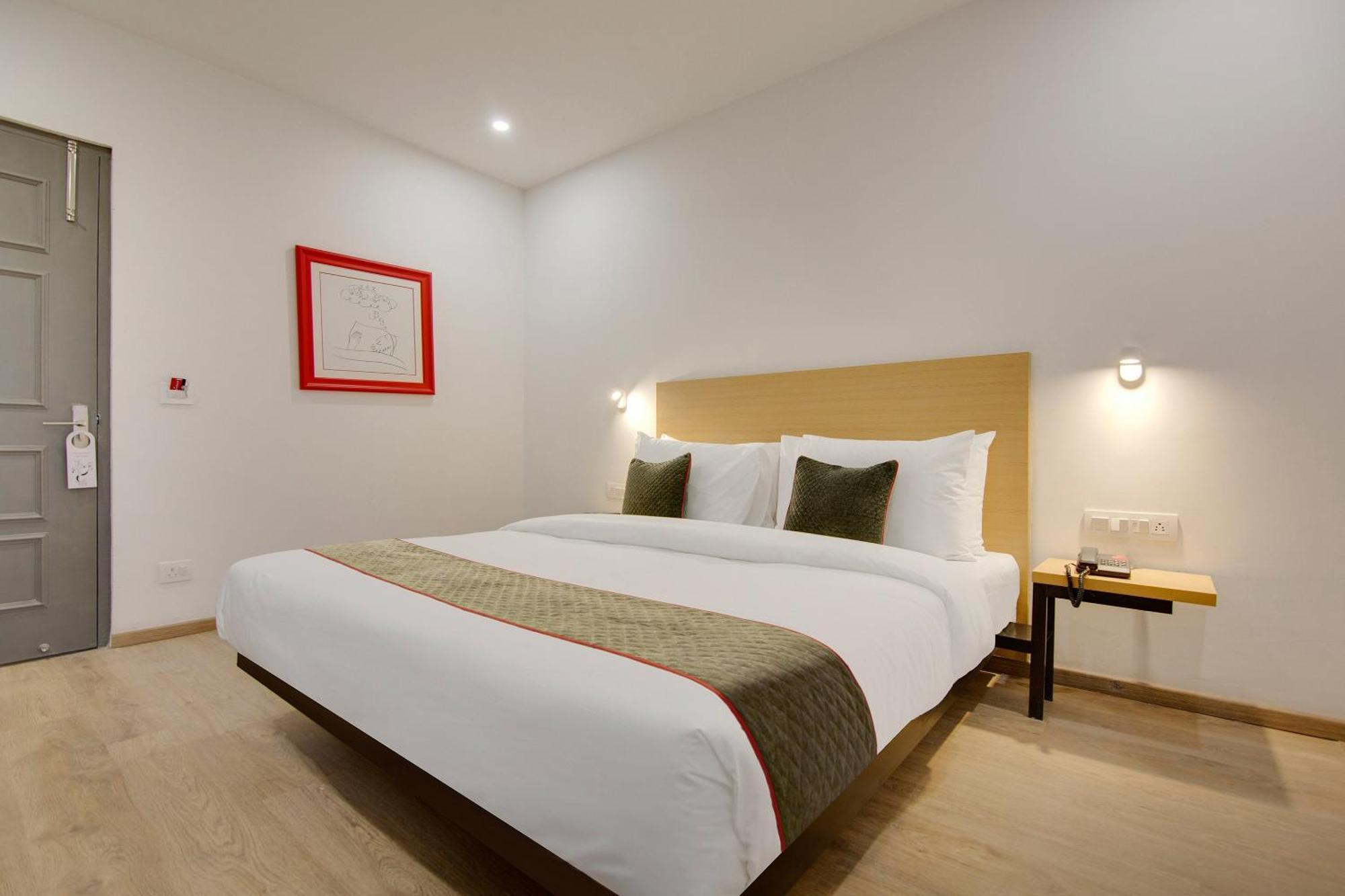 Townhouse Sector 49 Near Logix City Centre Noida Ngoại thất bức ảnh