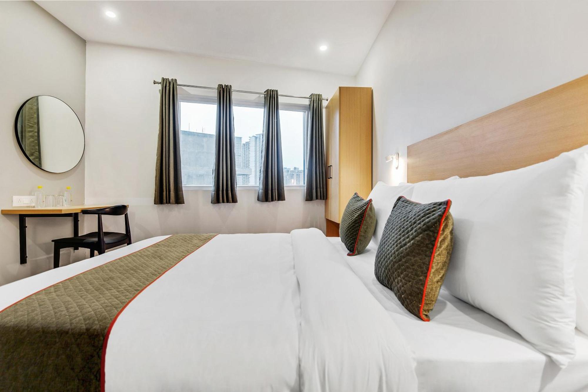 Townhouse Sector 49 Near Logix City Centre Noida Ngoại thất bức ảnh