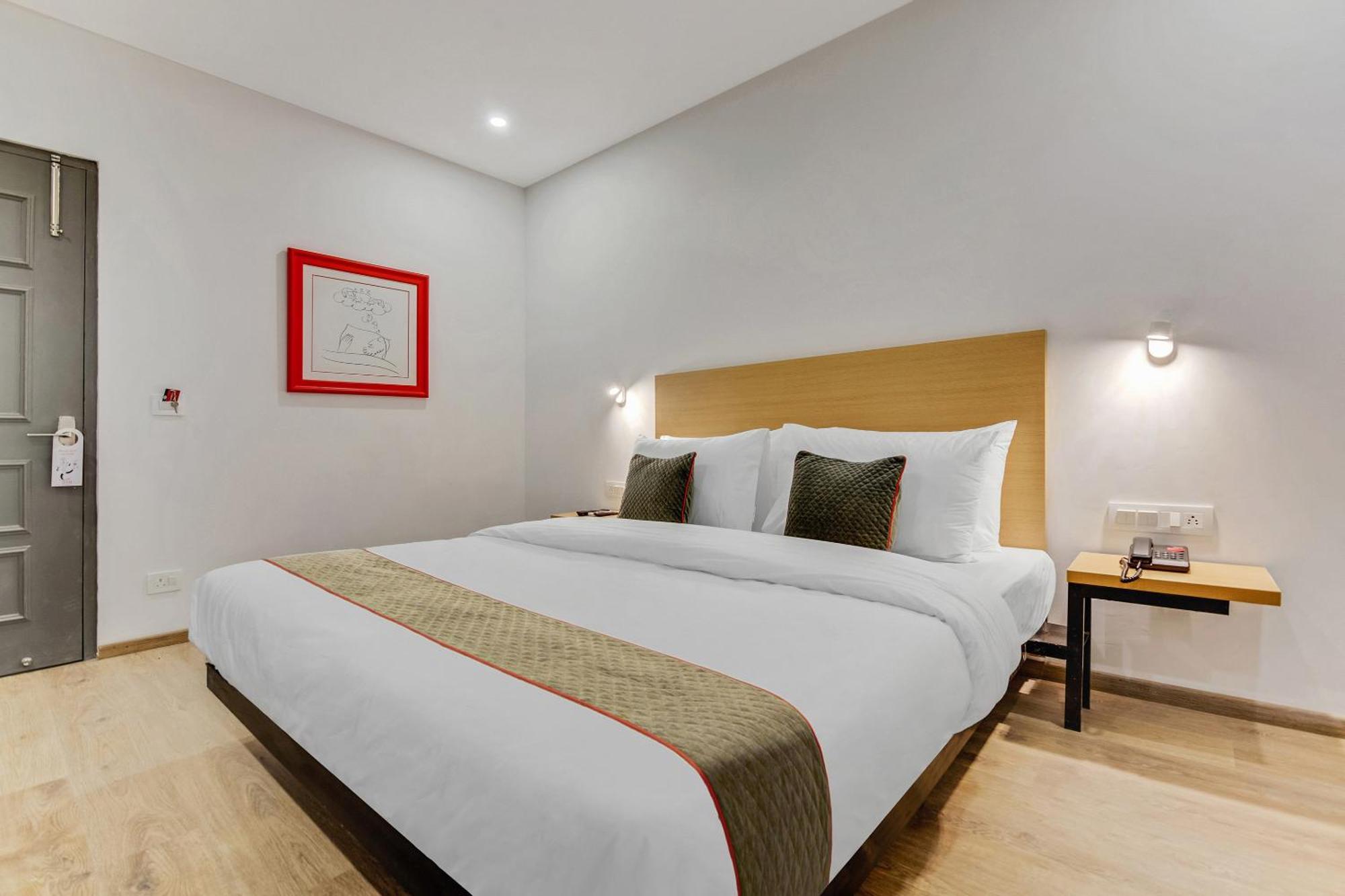 Townhouse Sector 49 Near Logix City Centre Noida Ngoại thất bức ảnh