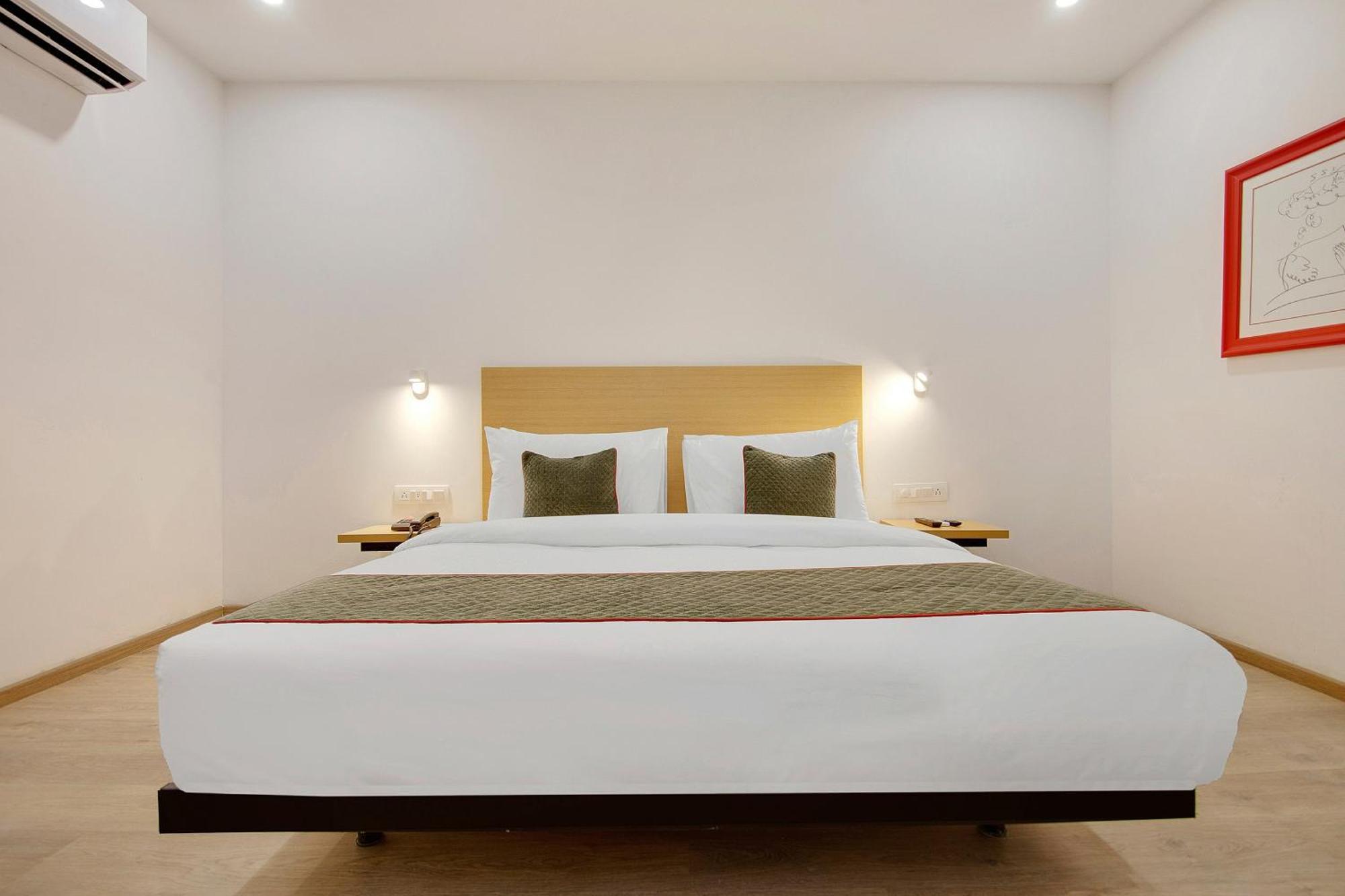 Townhouse Sector 49 Near Logix City Centre Noida Ngoại thất bức ảnh