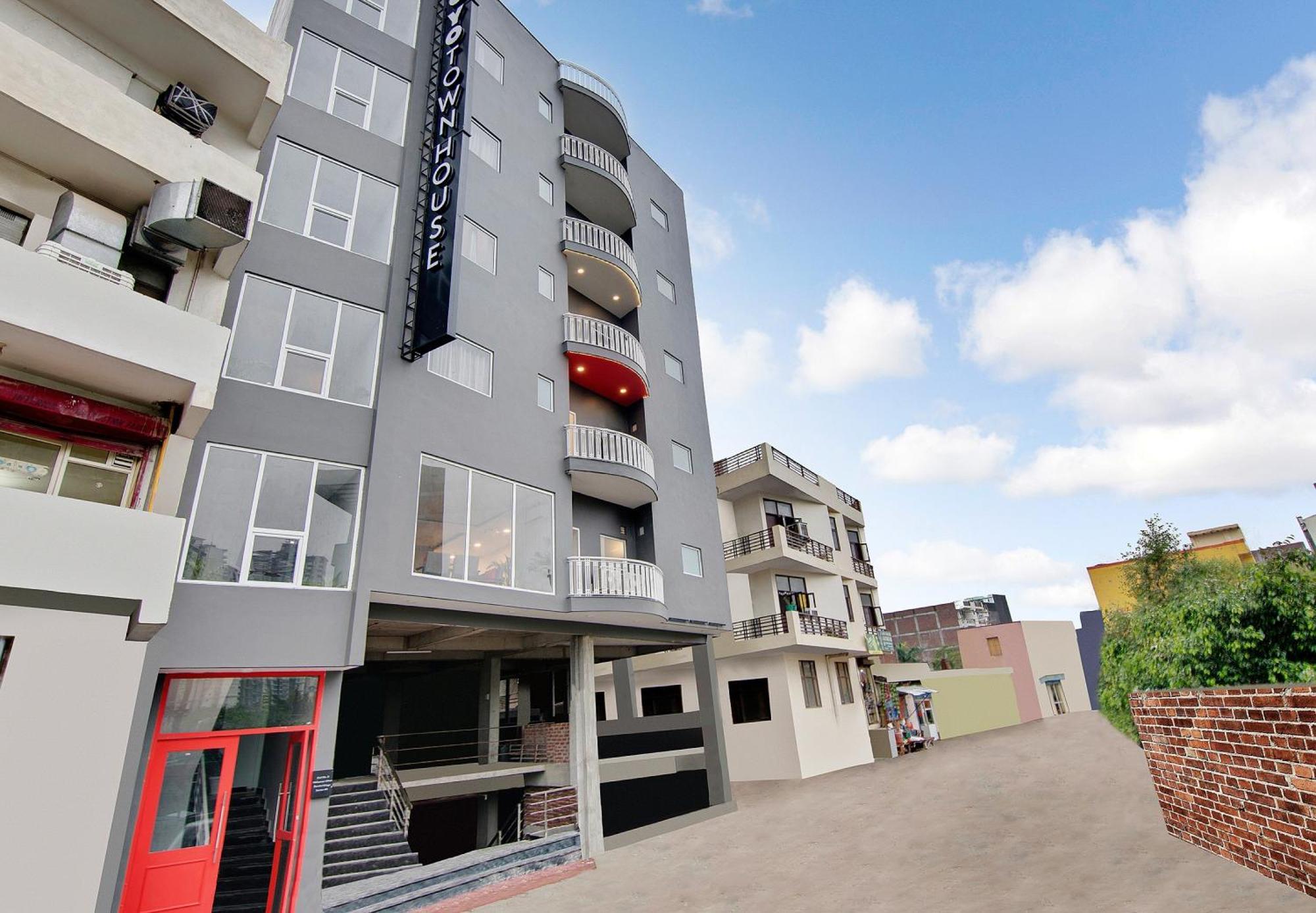 Townhouse Sector 49 Near Logix City Centre Noida Ngoại thất bức ảnh