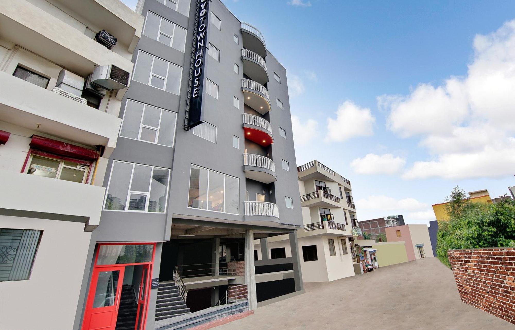 Townhouse Sector 49 Near Logix City Centre Noida Ngoại thất bức ảnh
